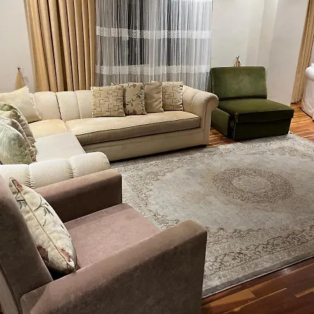 Large 4-bedroom Gem Behind Cevahir Mall, Sisli Διαμέρισμα Κωνσταντινούπολη